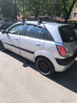 Kia Rio 1,6 benzín r.v 2006 - 19