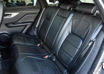 Jaguar F-Pace 30d AWD S PANO TAŽNÉ MERIDIAN 221 kw - 19