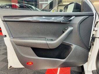 Škoda Octavia Combi 2.0 TDI DPF RS DSG - 19