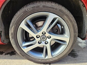 Volvo V60 D4 2.0L Drive-E Momentum Geartronic - 19