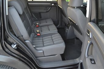 VW CROSS TOURAN 2.0 TDI, NAVI, ALU R16, TEMPOMAT, 7 MIESTNE - 19