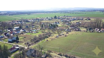 Dvojpodlažný rodinný dom z roku 1995 na okraji obce - Kosihy - 19