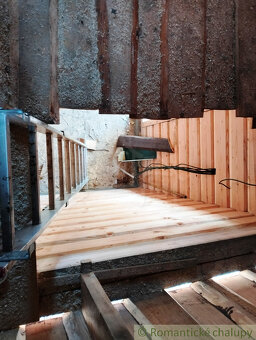 Dve drevenice na jednom pozemku v horách Javorníkov na pre - 19