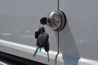 OPEL VIVARO 1.6 CDTi 2,7 t 3-MIESTNA WURTH DIELŇA KAMERA - 19