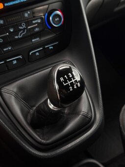 Ford Tourneo Connect 1.5 TDCi 88 Trend - 19