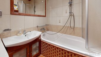 Priestranný 3 izbový byt na predaj na Slnečnej ulici - 19