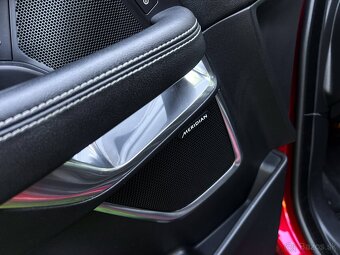 Jaguar E-Pace 2.0 184kW Benzín R-Dynamic AWD A/T,110000Km - 19