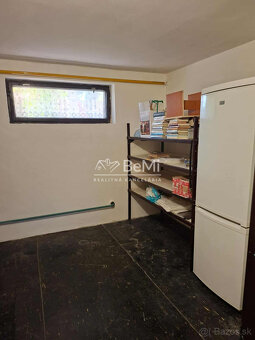 Rodinný dom s veľkou záhradou a garážou v tichej časti Choch - 19