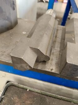 Prodávám Použitá ohýbačka pásovin EB 30 CNC r. v. 2005 - 19