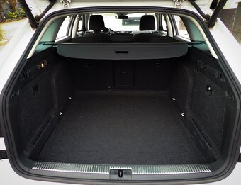 ŠKODA SUPERB COMBI 2.0TDI 110kW - MATRIX, NAVI, ŤAŽNE - 19