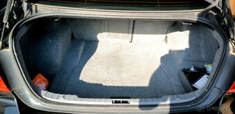 BMW E90 320i - 19