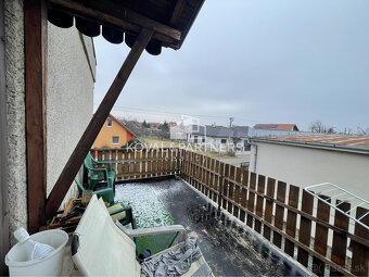 Priestranný poschodový rodinný dom s garážou - Kovarce - 19