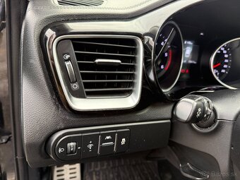 Kia Ceed SW 1.6 CRDi Silver M6.85KW - 19