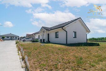 Exkluzívna Novostavba s Pozemkom v Obci Veselé - 19