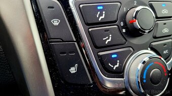 Hyundai i30 1.6i MPI DOHC CVVT Comfort benzín - 19