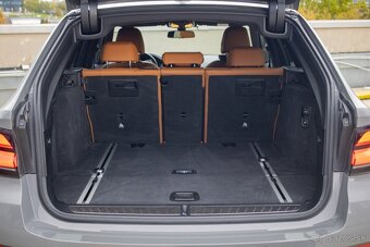 BMW Rad 5 Touring 530d mHEV xDrive A/T / ZÁRUKA / - 19