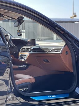 BMW Rad 7 M760Li xDrive A/T - 19