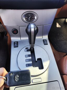Infiniti FX35 4x4 - 19