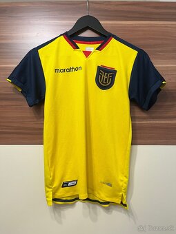 Rôzne futbalove dresy - 19