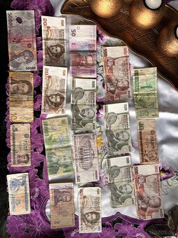 Staré zachovalé poštové známky, mince a bankovky - 19