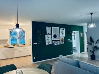 4-izbový kompletne zariadený dom so zimnou terasou a bazénom - 19