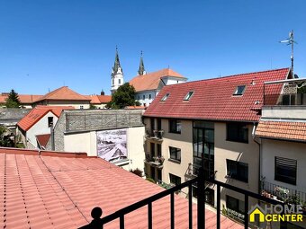 NA PRENÁJOM 4 izbový veľkometrážny exkluzívny byt v Komárne - 19