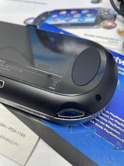 PS Vita OLED Wi-Fi (PCH-1004) - 19