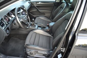 VW GOLF VII 2.0 TDI HIGHLINE, TEMPOMAT, KOŽA, ŠÍBER, ALU R17 - 19