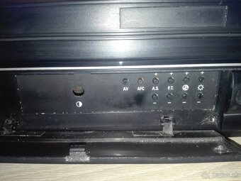 VHS videoprehrávač AIWA+TV farebné, 14“. - 19