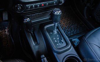 Jeep Wrangler 2.8 CRD Rubicon A/T, 147kW, A5. - 19