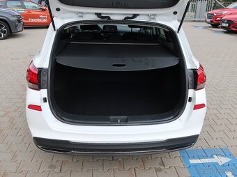 Hyundai i30 WG 1.6CRDi 85kW TAŽNÉ SMART ZÁRUKA DPH - 19