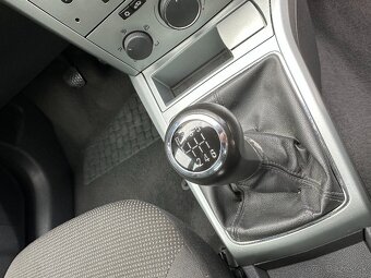 Opel Astra Caravan 1.9 CDTi r.v2010 - 19