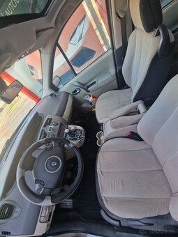 Renault scenic Grand 2011 - 19