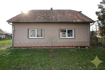 Znížená cena: Menší  rodinný dom na po takmer úplnej rekonšt - 19