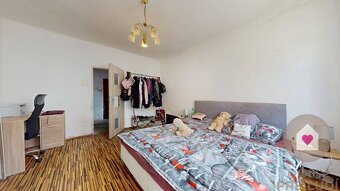 Dva rodinné domy na pozemku o rozlohe 557 m2 s garážou, SENI - 19