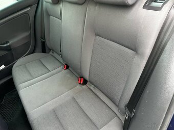 Volkswagen Golf 1.6 FSI - 19