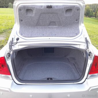 VOLVO S60 2.4 D MOMENTUM - 19