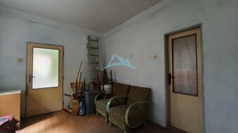 Vidiecky dom v obci Olováry v okrese Veľký Krtíš. - 19