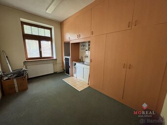 Budova blízko centra Topoľčany / PRENAJOM - 19
