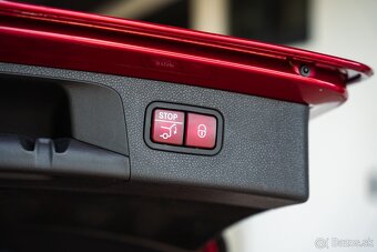 Mercedes-Benz E 220d AMG Line Night Paket Drive Assist + - 19