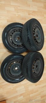 Predám 4 zimné pneumatiky s diskami Škoda octavia 2 - 19