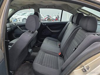 Škoda Octavia 1.6 Elegance - 19