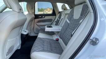 Volvo XC60 T5 Momentum PRO A8 benzín 1.majiteľ,Odpočet DPH - 19