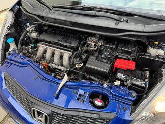 HONDA JAZZ 1,2 i-VTEC, BENZÍN, MANUÁL, 2/2011, 165 212 KM - 19