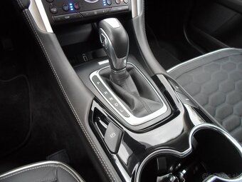 Ford Mondeo Combi 2.0 HEV Vignale 187k automat,facelift,masá - 19