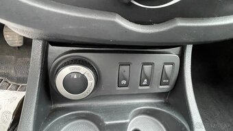 Dacia Duster 1,5DCi 4x4 MT6 nove v SR, 1.majiteľ - 19