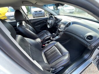 Chevrolet Cruze, 2.0CDTi 120kWVÝHŘEVYKŮŽEKEY - 19
