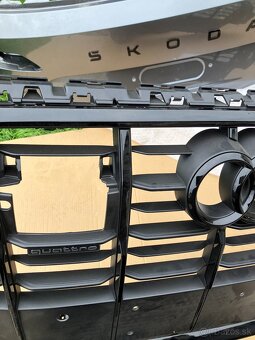 maska mrizka grill audi q7 20- cerna - 19