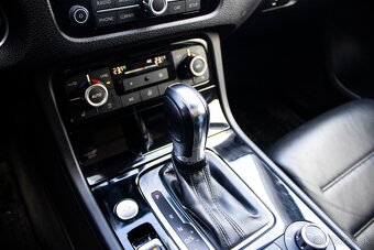 Volkswagen Touareg R-Line 3.0 V6 TDI - 19