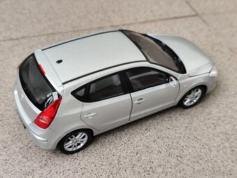 Predám tento Kovový model.Hyundai i30 - 19